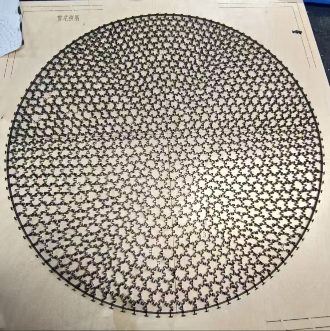 Round die-cut puzzle template
